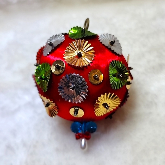 Vintage Christmas Ornament - Picture 3 of 7